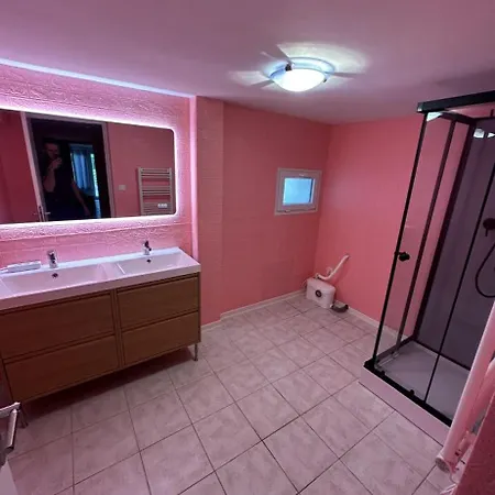 بيت ضيافة Agreable Dortoir En Bord De Jardin Lit 2 كاسْتْرْ